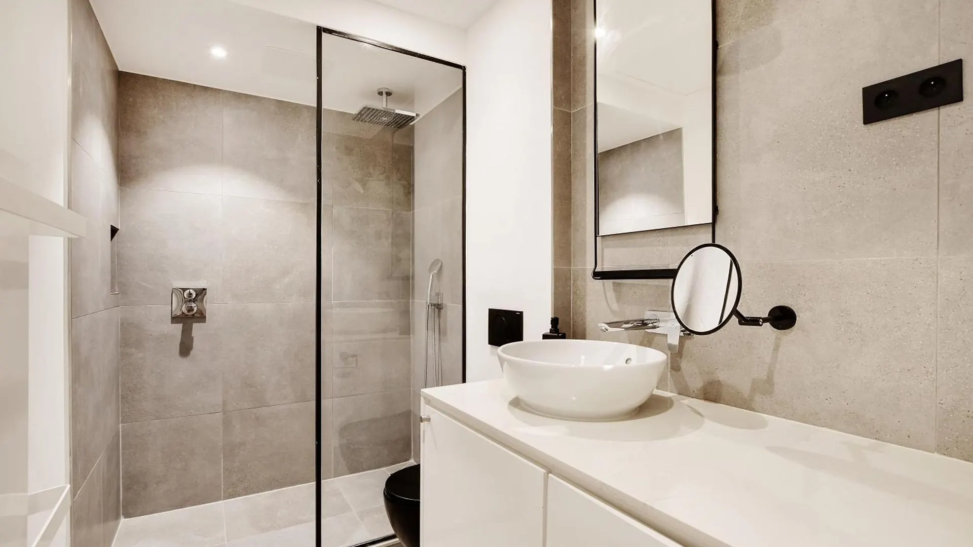 Sereners - Charming Serviced Apartments - Place Des Vosges Paris Frankrike