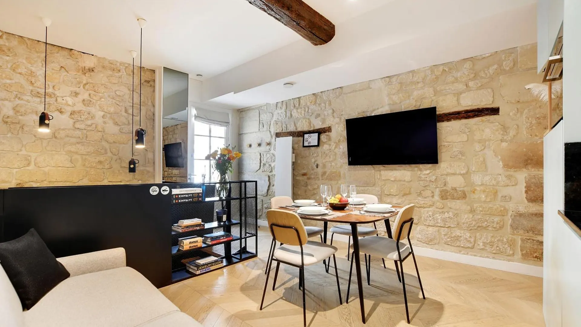 Sereners - Charming Serviced Apartments - Place Des Vosges Paris Frankrike