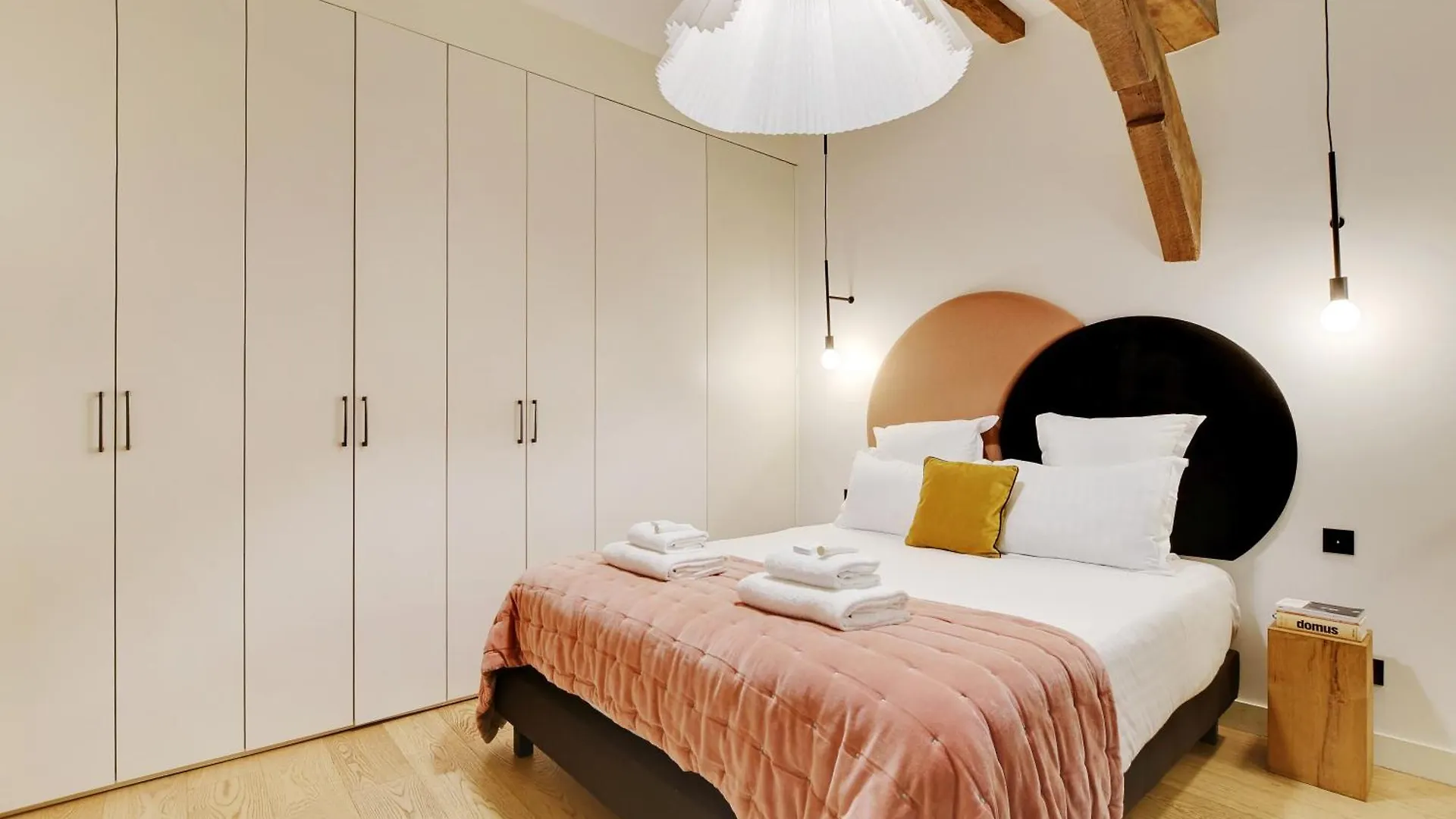 Sereners - Charming Serviced Apartments - Place Des Vosges Paris