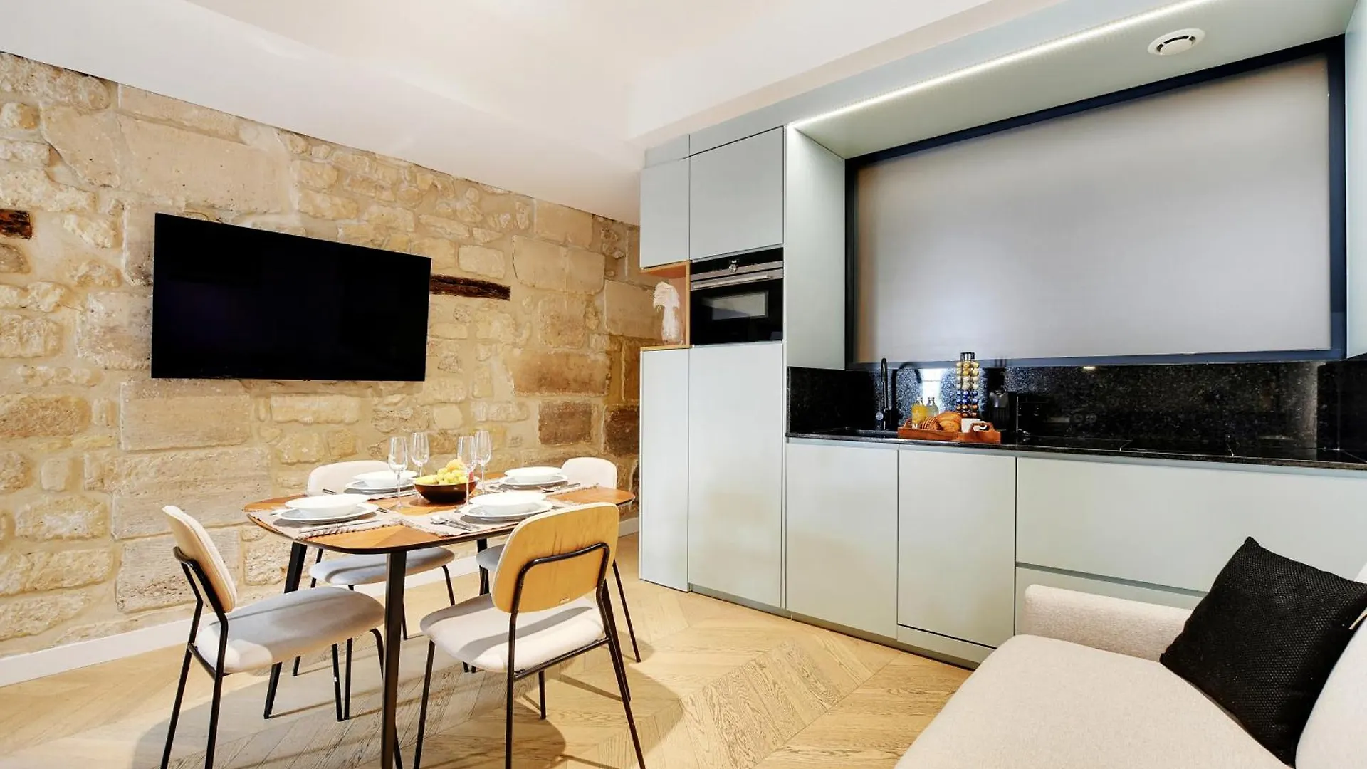 Sereners - Charming Serviced Apartments - Place Des Vosges Paris